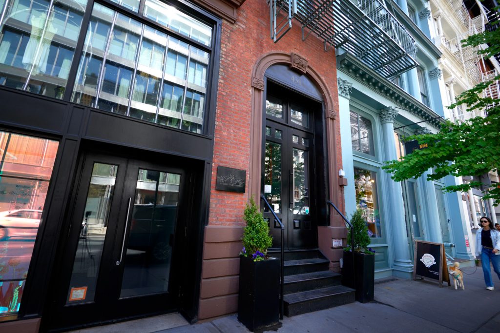 The Broome Hotel - Lobby entrance
