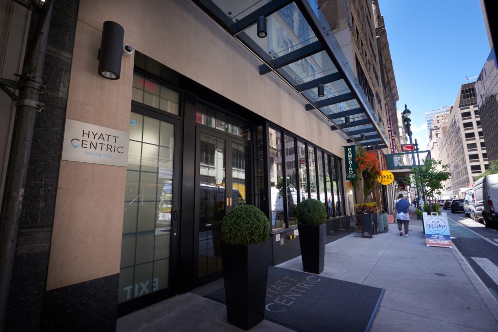 Hyatt Centric Midtown 5th Avenue - Lobby entrance