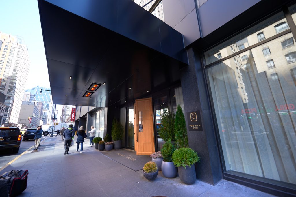 Kimpton Theta New York - Lobby entrance