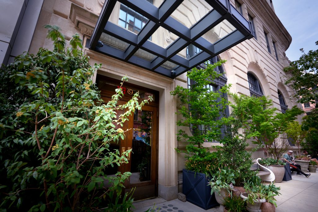 Nine Orchard - Lobby entrance