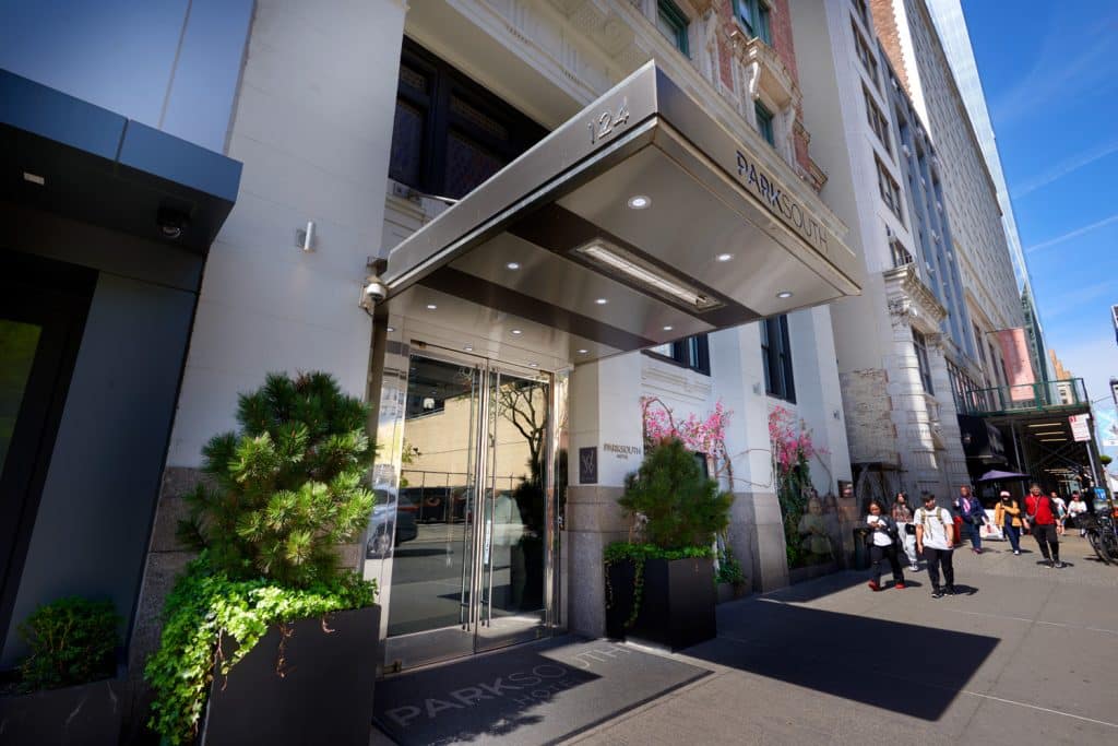 Park South Hotel - Lobby entrance