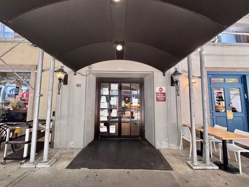 Best Western Plus Hospitality House - Entrance
