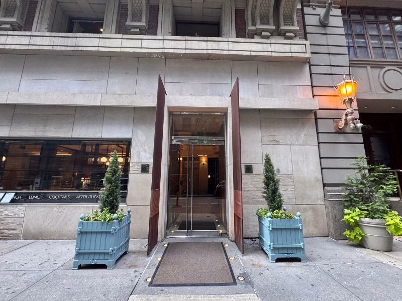 City Club Hotel - Entrance