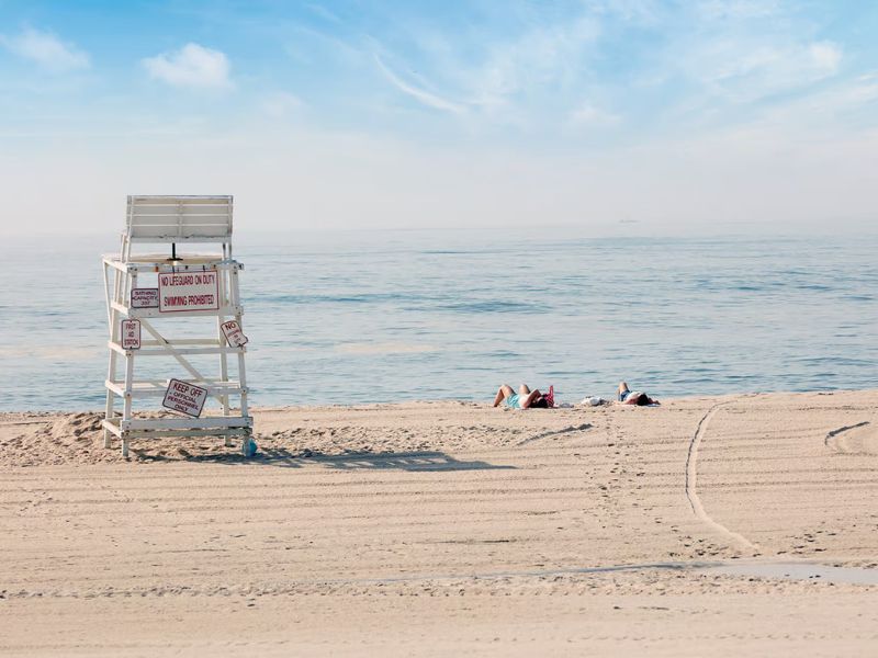 Hamptons, Sag Harbor, and Outlet Shopping Day Trip