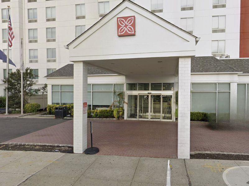 Hilton Garden Inn Queens JFK - Entrance