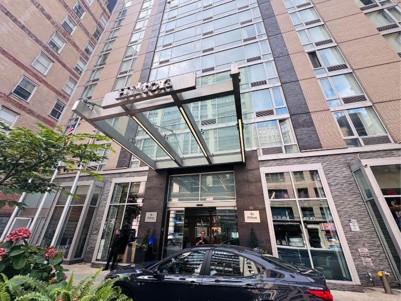 Hilton New York Fashion District - Entrance