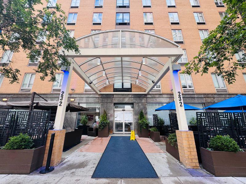 Holiday Inn Express Nyc Chelsea-Nomad Area by IHG - Entrance