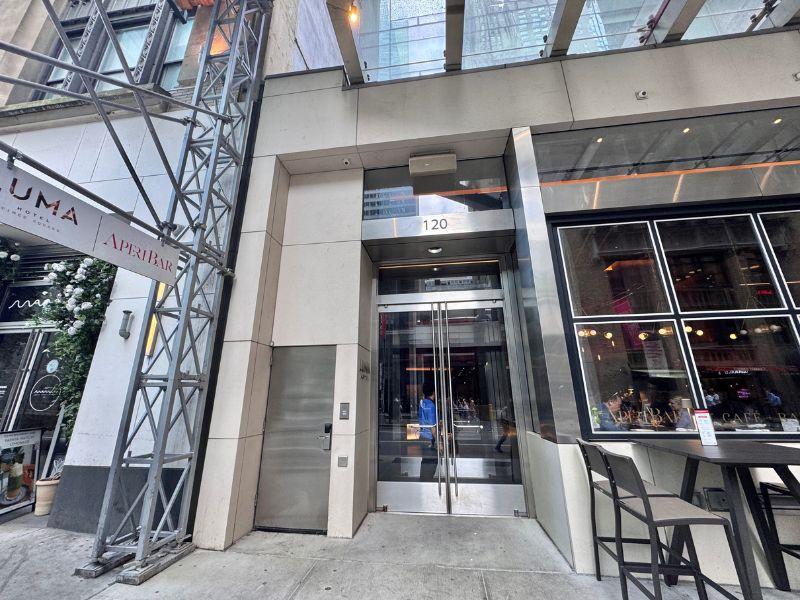 LUMA Hotel Times Square - Entrance