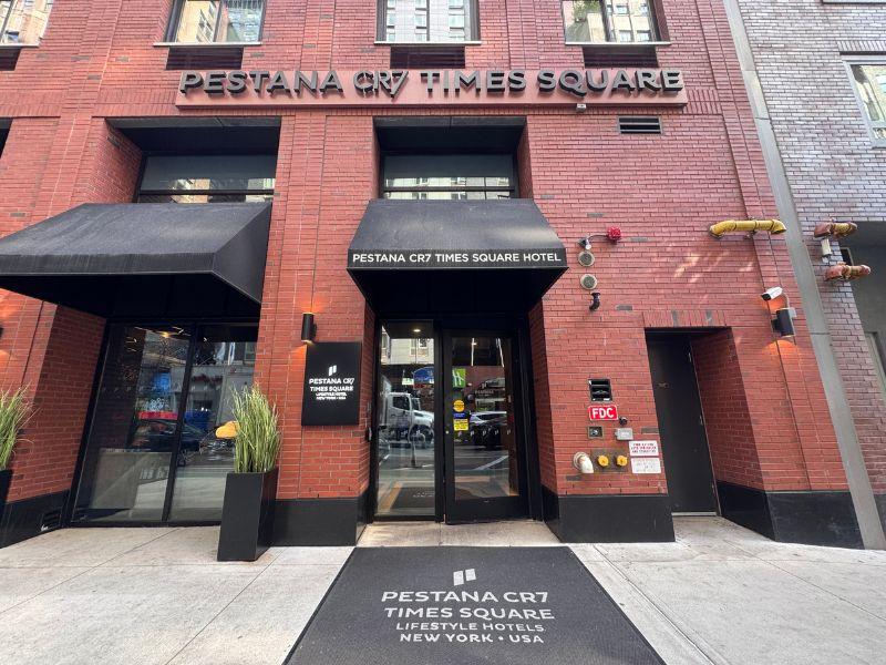 Pestana CR7 Times Square - Entrance