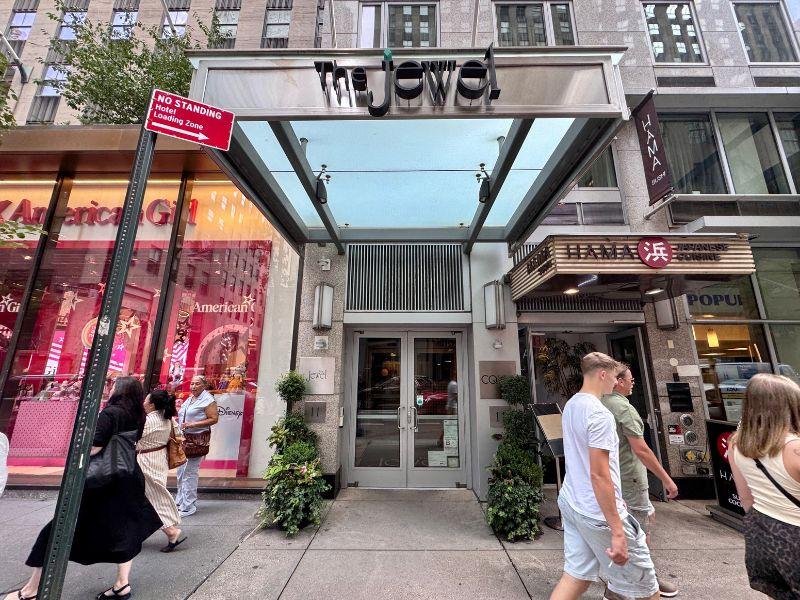 The Jewel Hotel, New York - Entrance